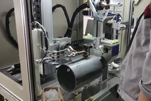 压缩炉桶体自动化钎焊现场视频